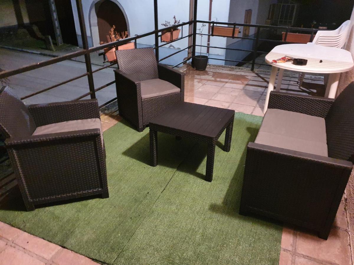 Appartement F1 Rez De Chausser Bg N°2 Bains-les-Bains Dış mekan fotoğraf