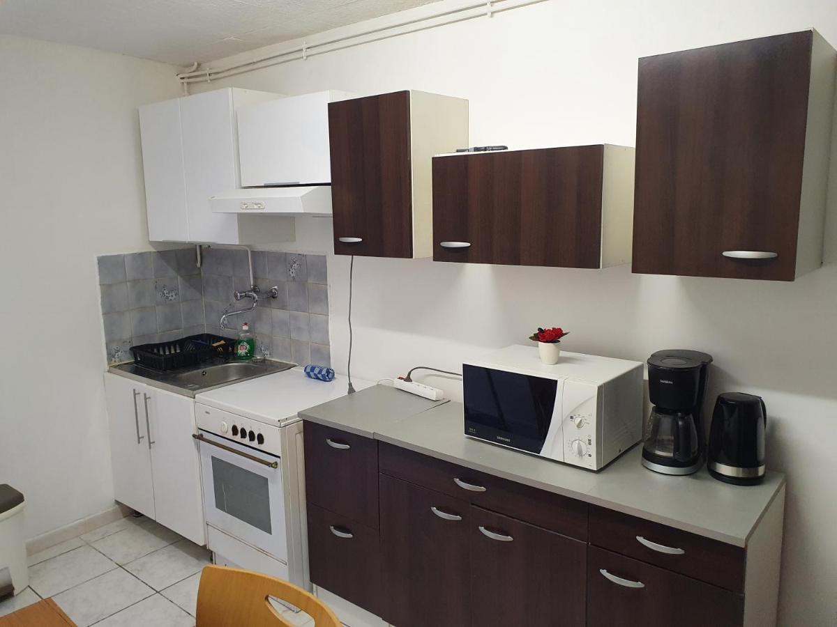 Appartement F1 Rez De Chausser Bg N°2 Bains-les-Bains Dış mekan fotoğraf