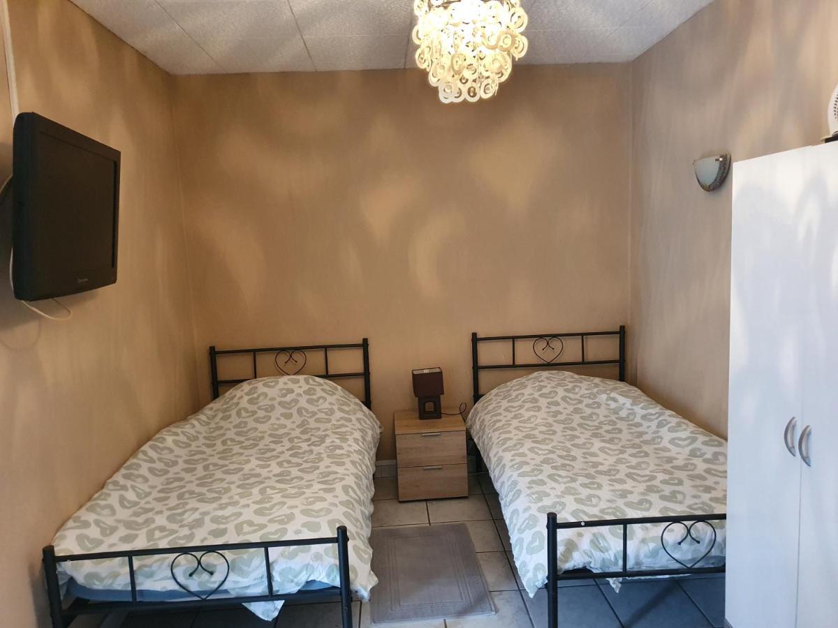Appartement F1 Rez De Chausser Bg N°2 Bains-les-Bains Dış mekan fotoğraf
